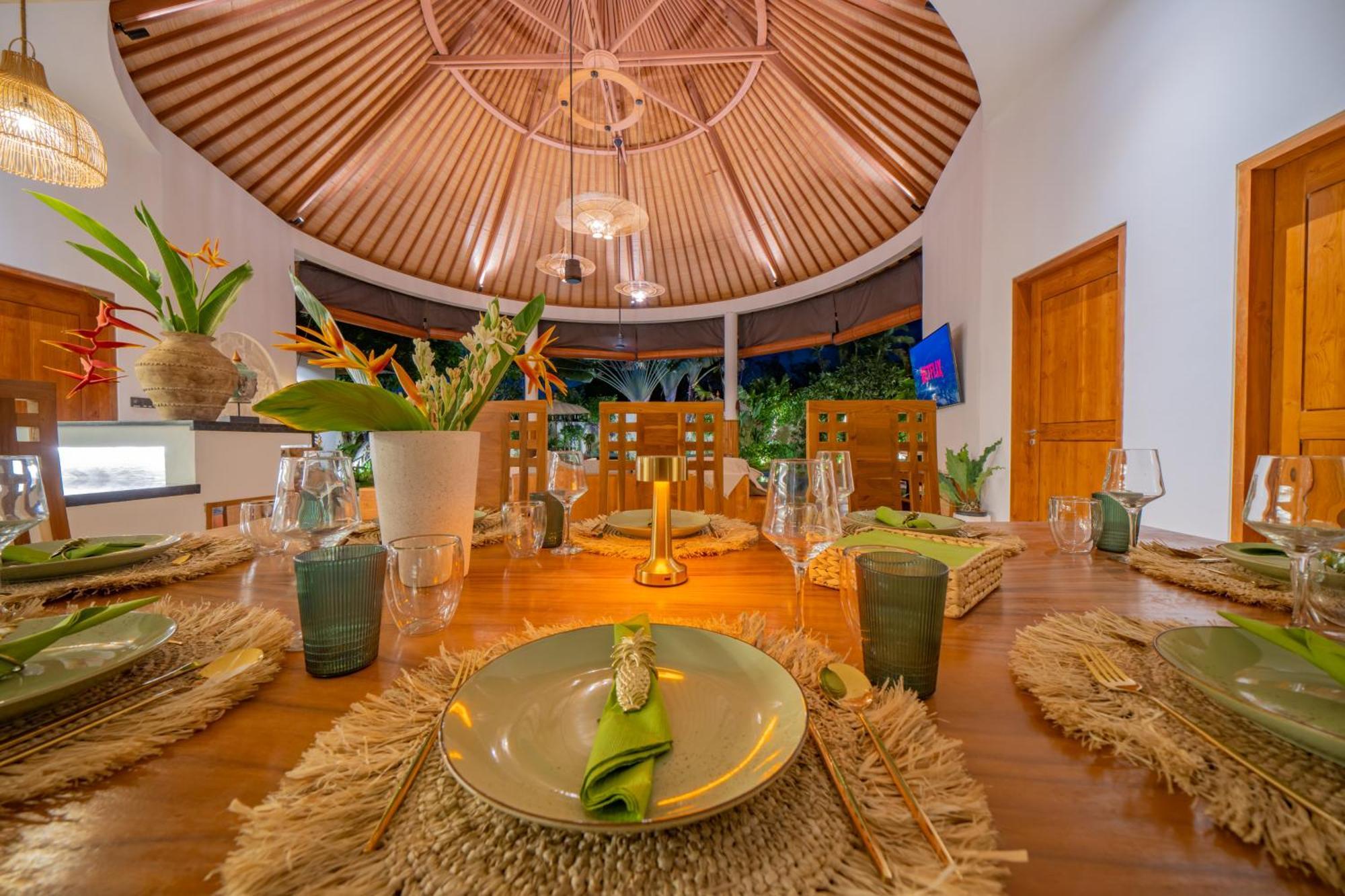 Lea Luxury Oasis In Umalas With Private Pool 4br Villa *