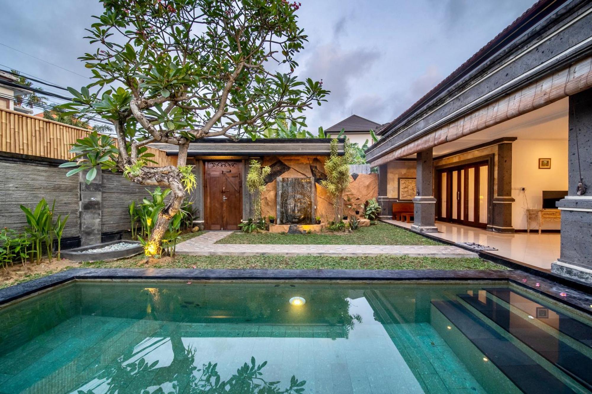 Bens Tunjung Two-bedroom With Private Pool Kuta *