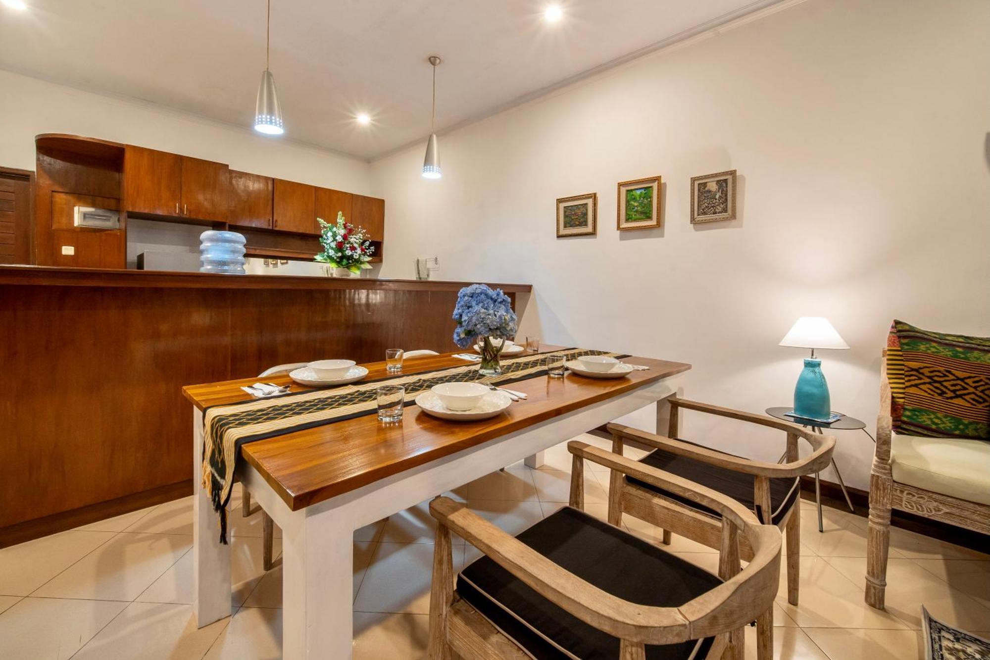 Bens Tunjung Two-bedroom With Private Pool Kuta Villa