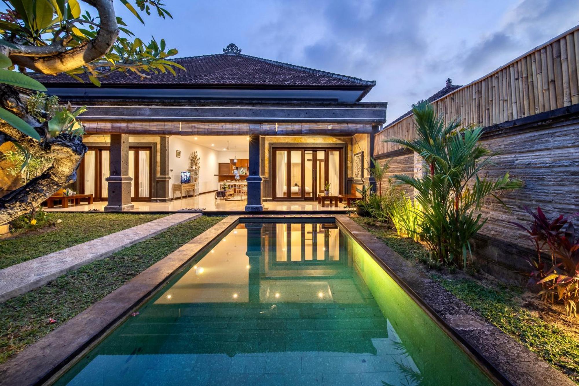 Bens Tunjung Two-bedroom With Private Pool Kuta Villa