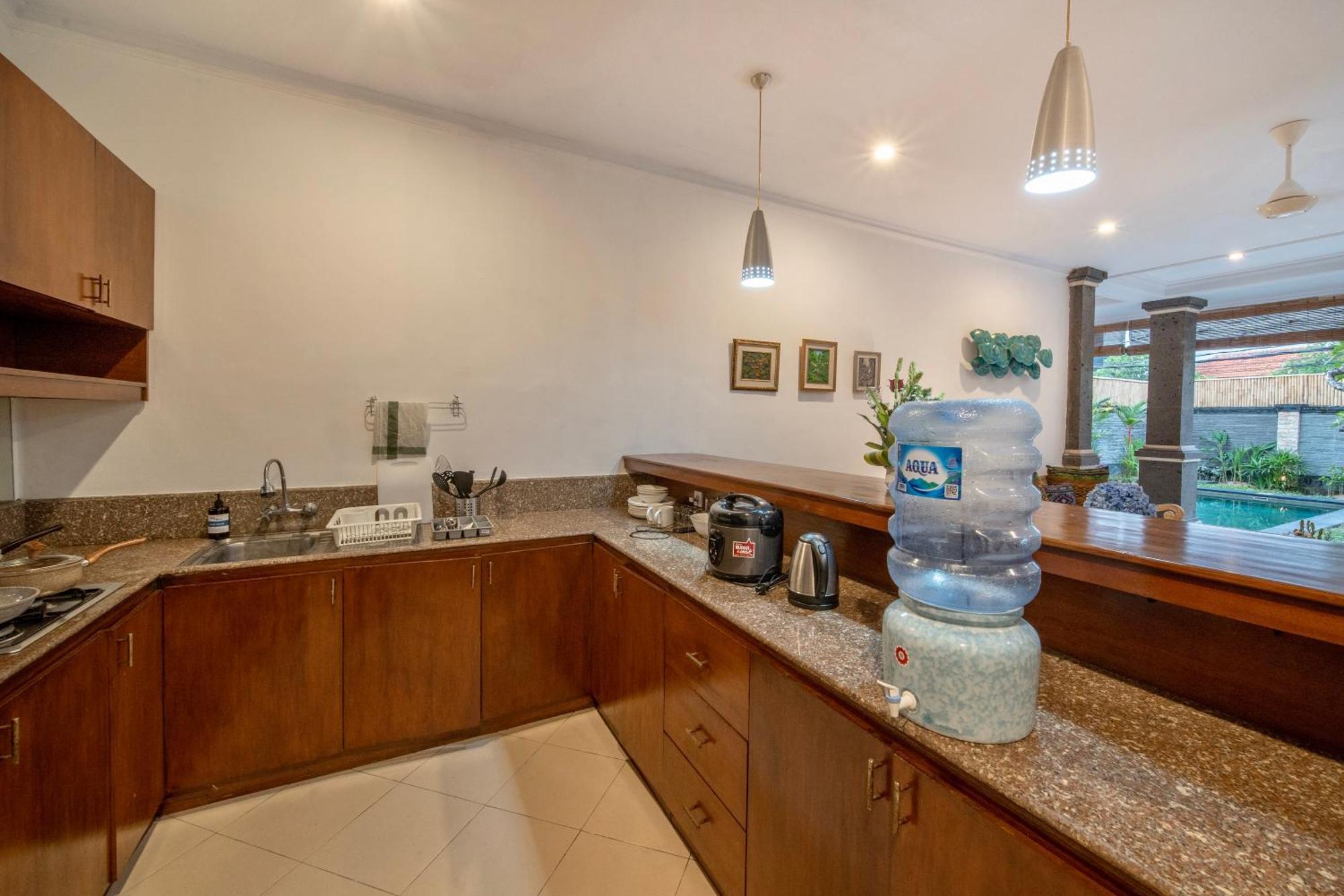Bens Tunjung Two-bedroom With Private Pool Kuta Villa *