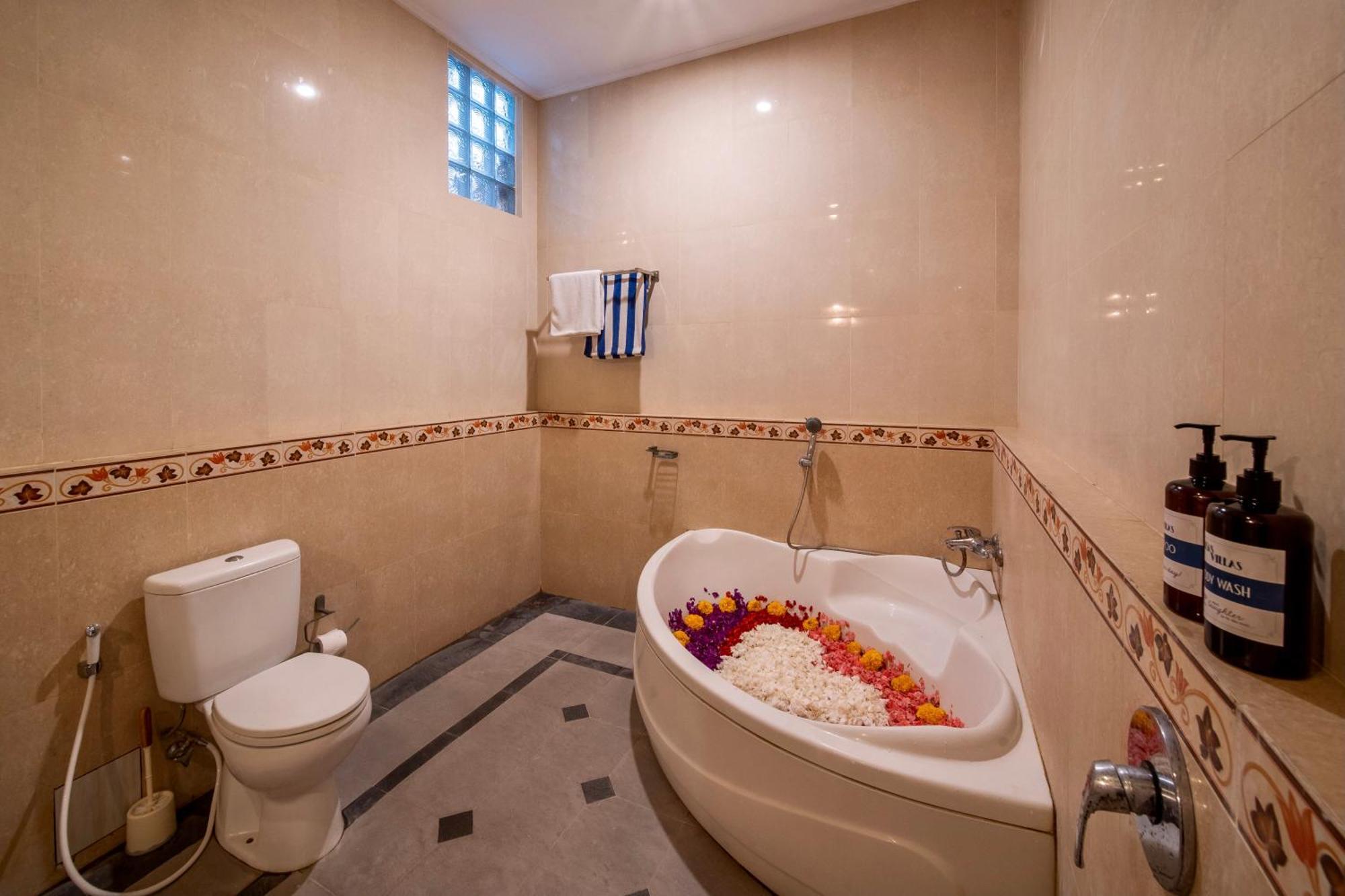 Bens Tunjung Two-bedroom With Private Pool Kuta Villa *