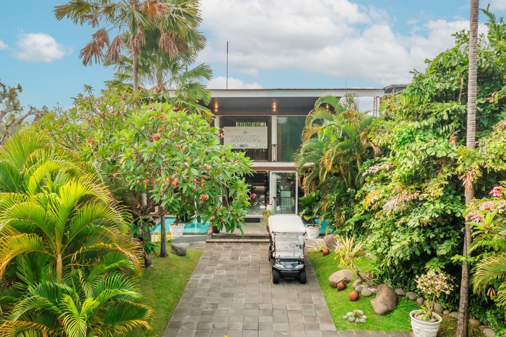Javana Royal Villa *