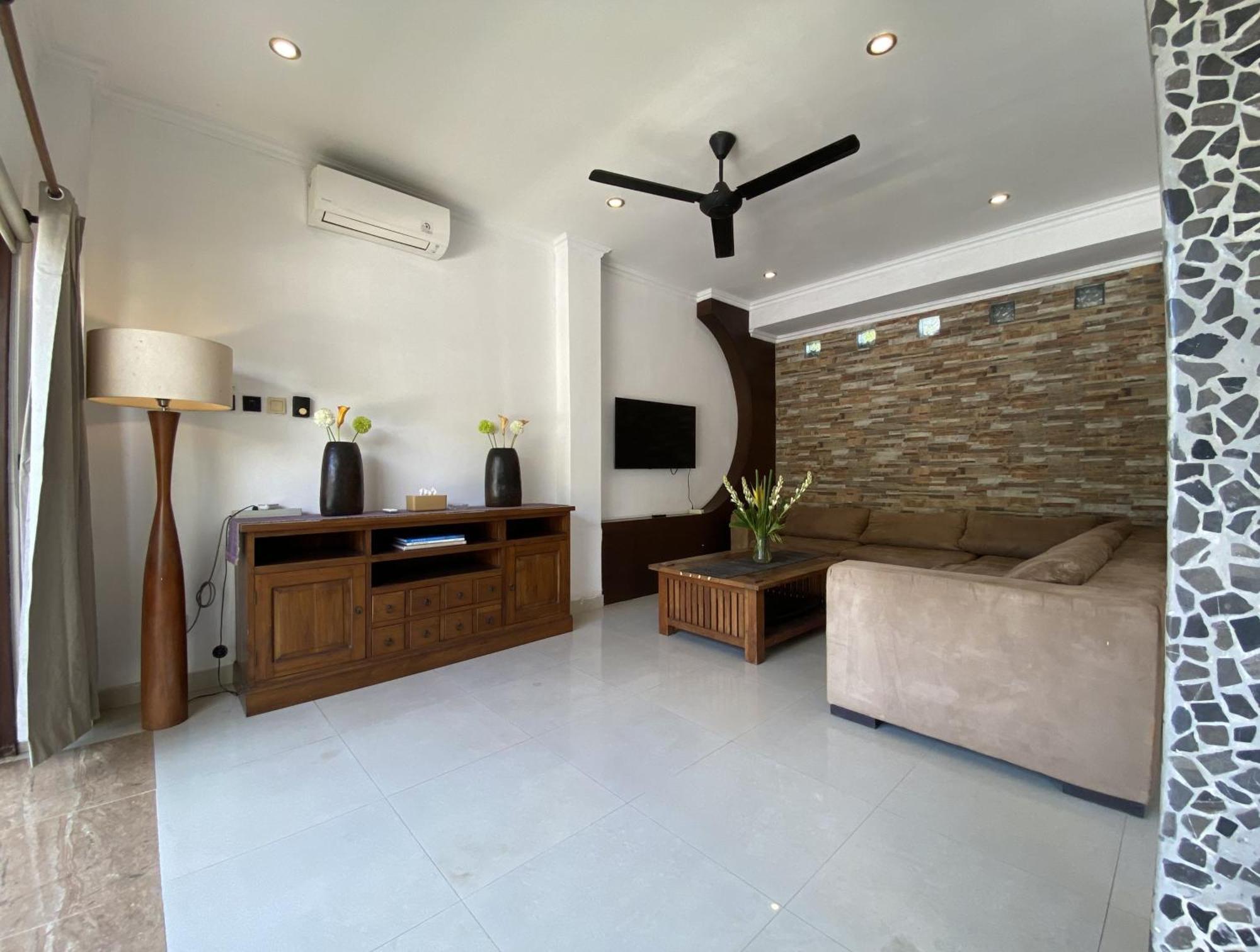 Amazing In Petitenget Location Villa