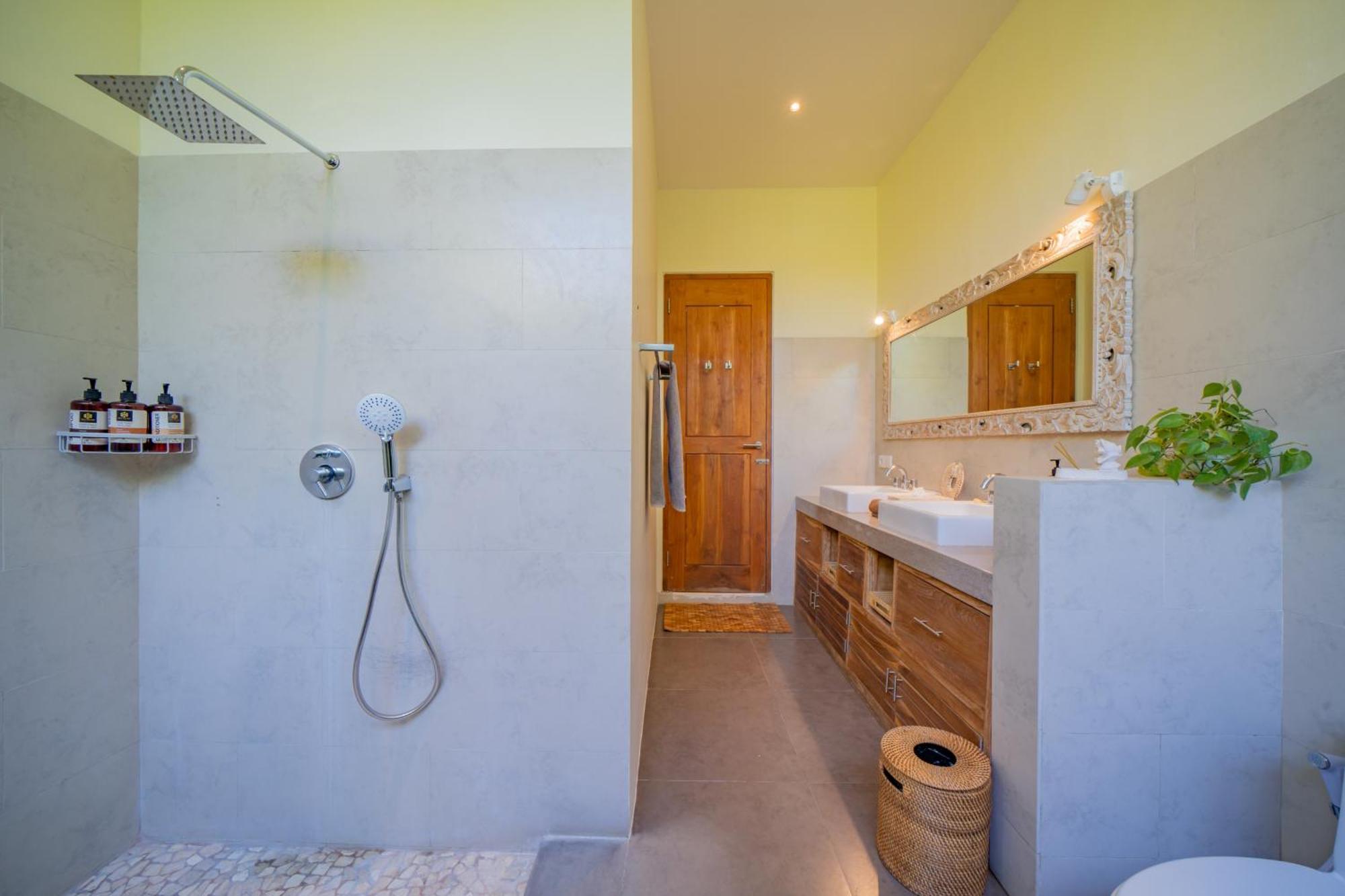 Lea Luxury Oasis In Umalas With Private Pool 4br Villa