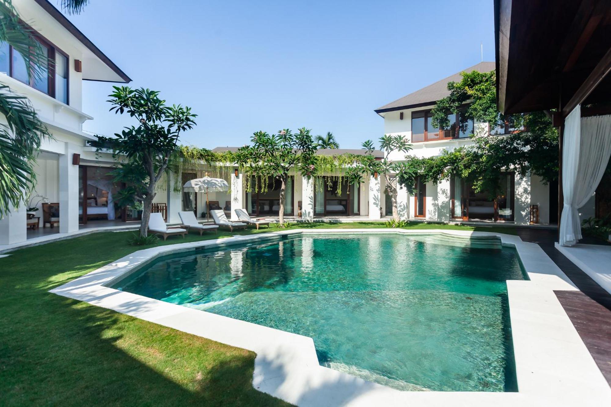 Lenu * Seminyak (Bali)