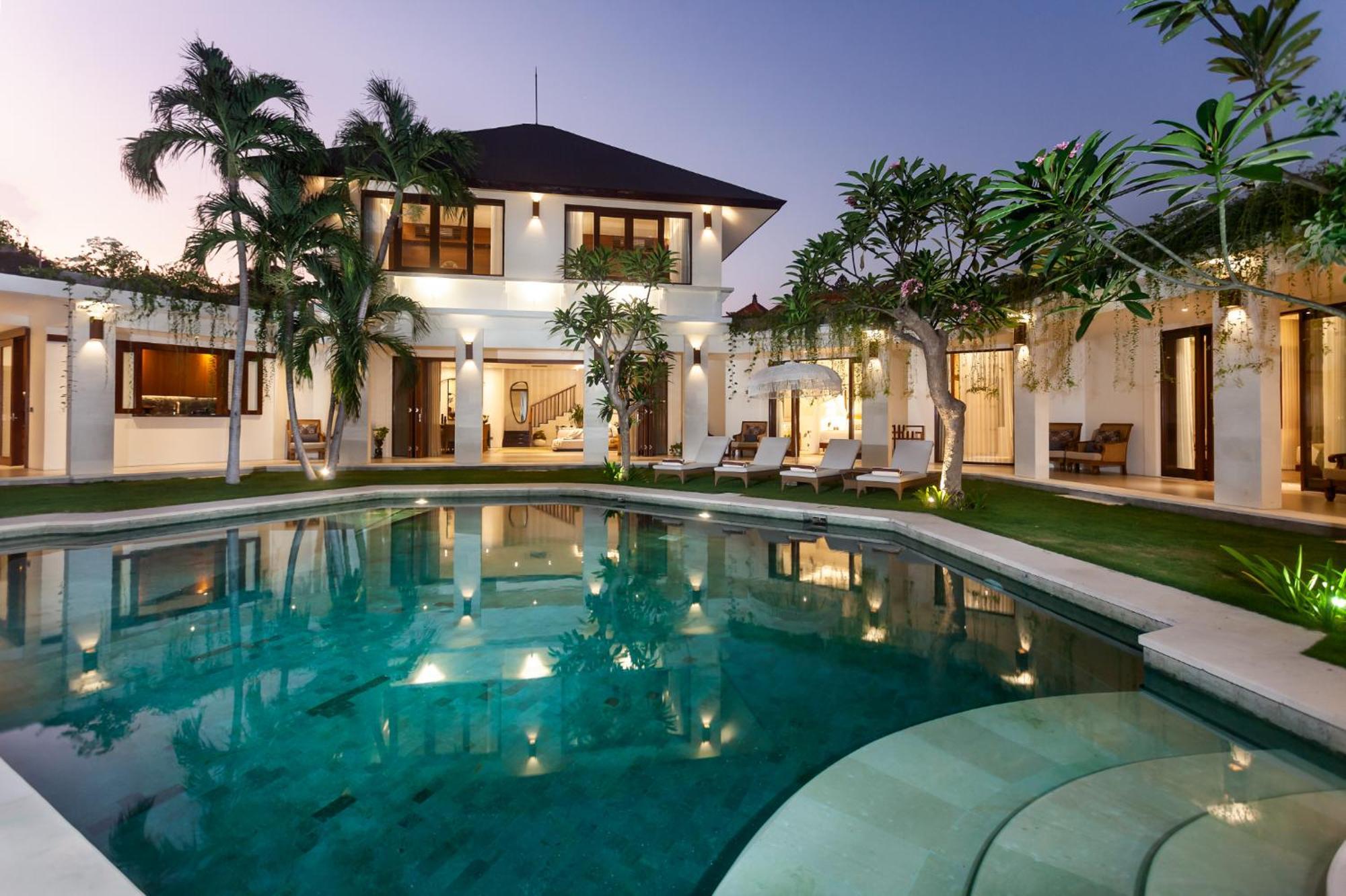 Lenu * Seminyak (Bali)