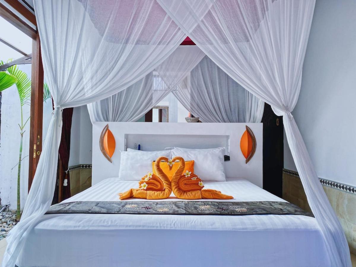 Asyik * Seminyak (Bali)