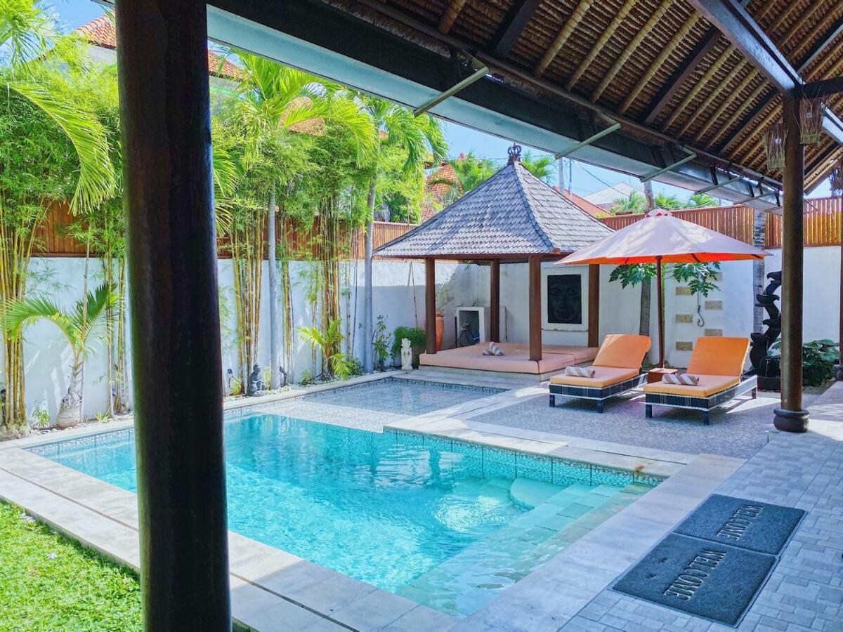 Asyik * Seminyak (Bali)