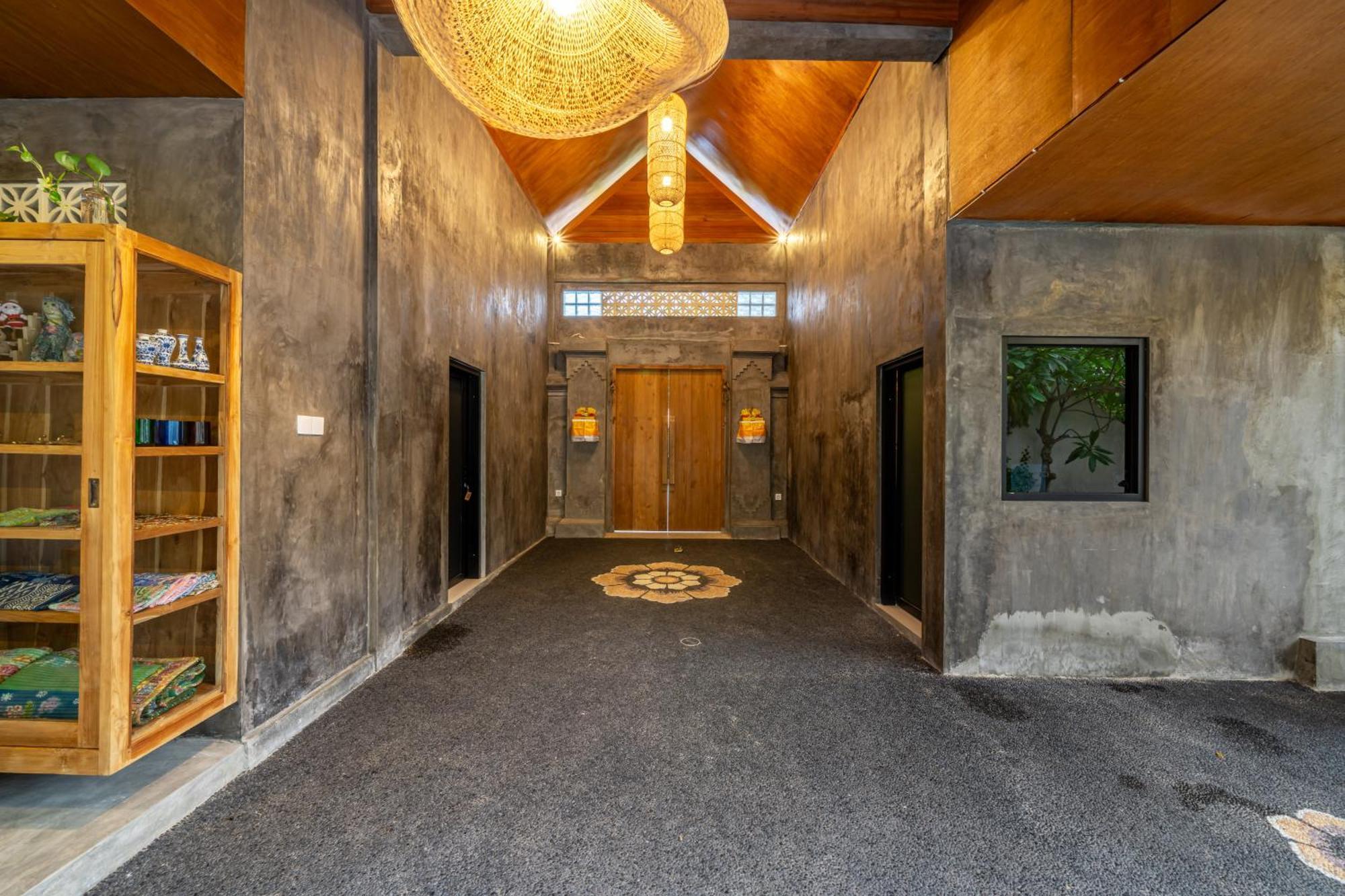 The Monroe Luxury 3-Bedroom Villa With Private Pool In Central Seminyak 900M To The Beach * Seminyak (Bali)