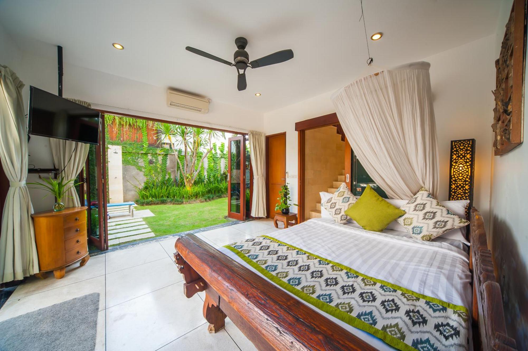 Annecy * Seminyak (Bali)
