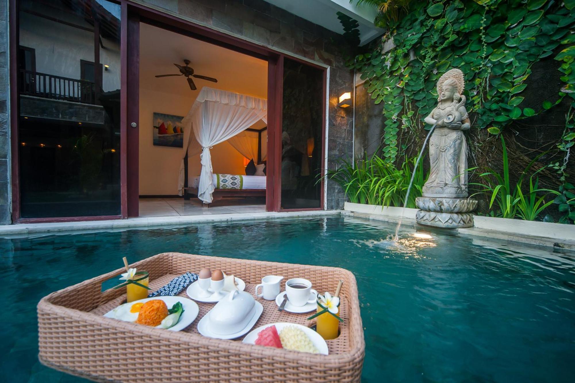 Annecy * Seminyak (Bali)