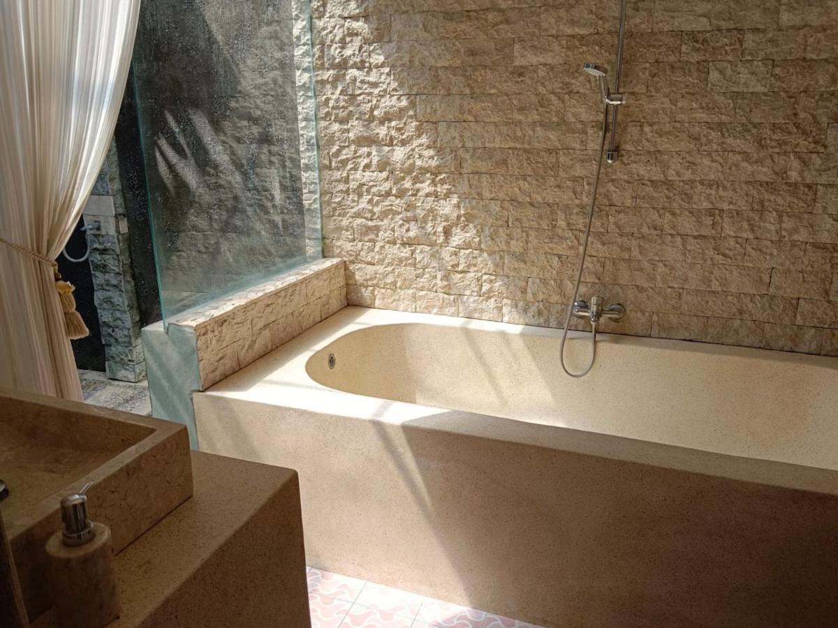 Villa Charming 2br W Pool Near Canggu & *
