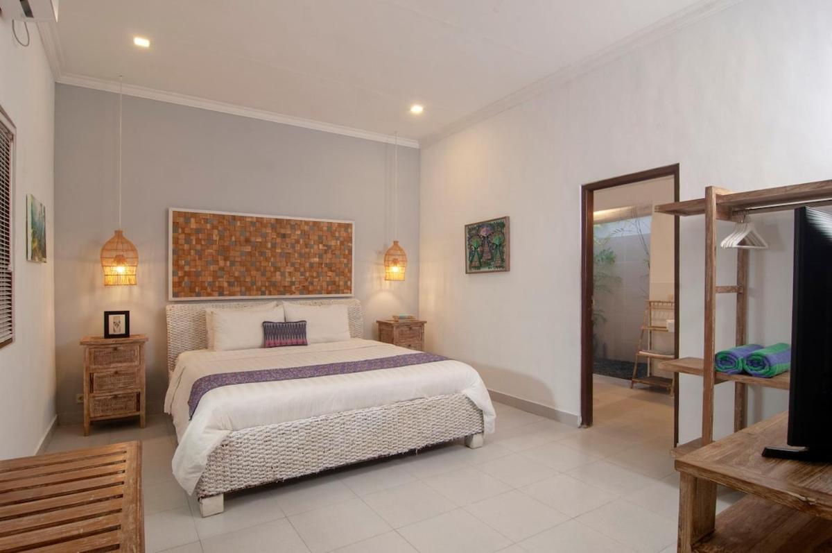 Amazing 1 Bedroom Private Pool Walk To