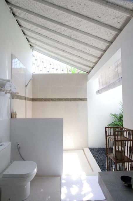 Amazing 1 Bedroom Private Pool Walk To
