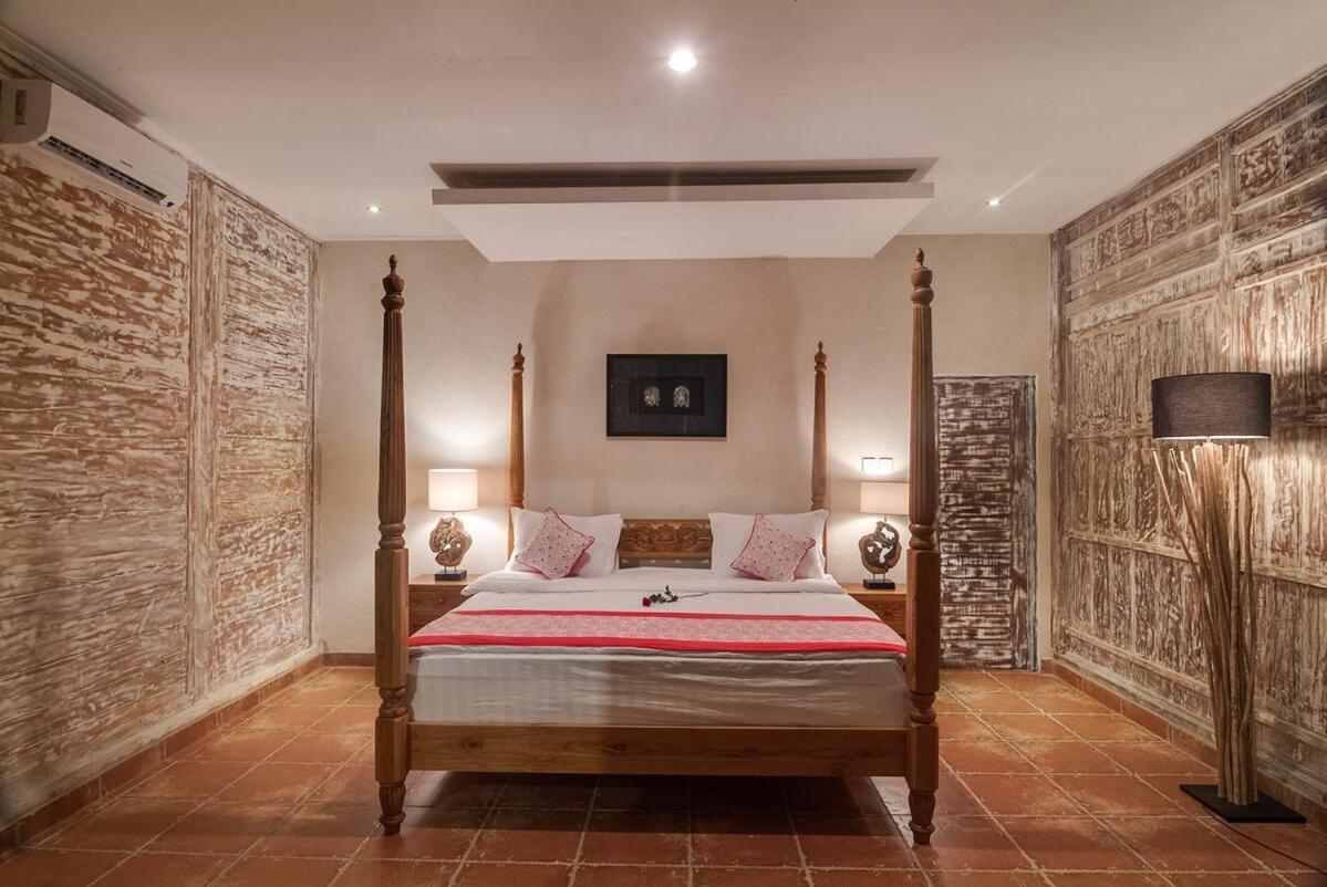 Toto * Seminyak (Bali)