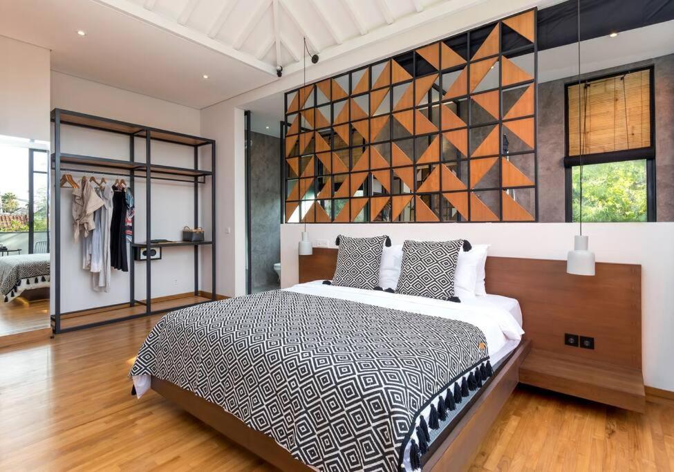 Family Luxury 5bd Parking X Walk 2 Potato Head Seminyak (Bali)