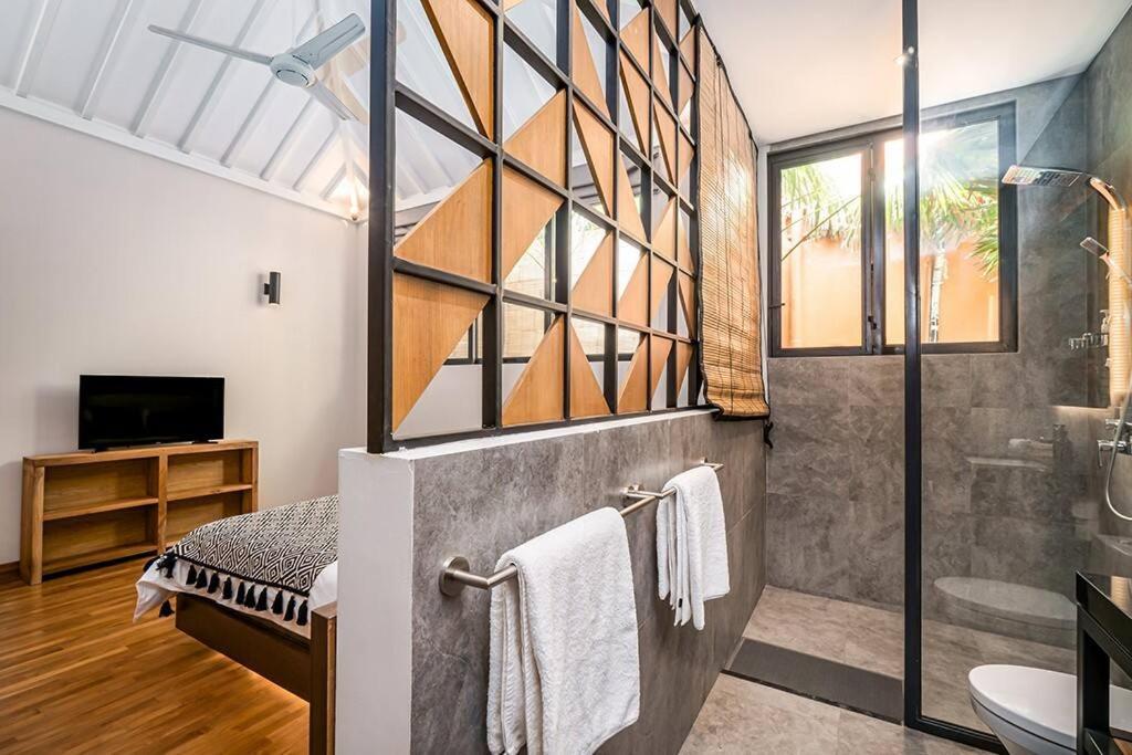 Family Luxury 5bd Parking X Walk 2 Potato Head Villa Seminyak (Bali)