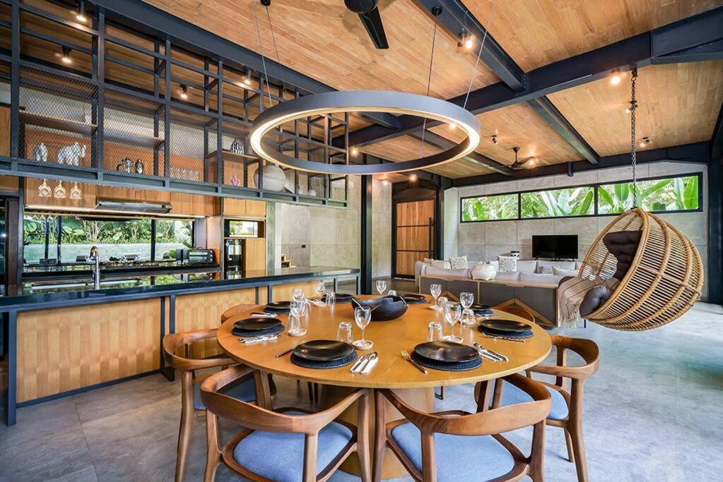 Villa Family Luxury 5bd Parking X Walk 2 Potato Head Seminyak (Bali)