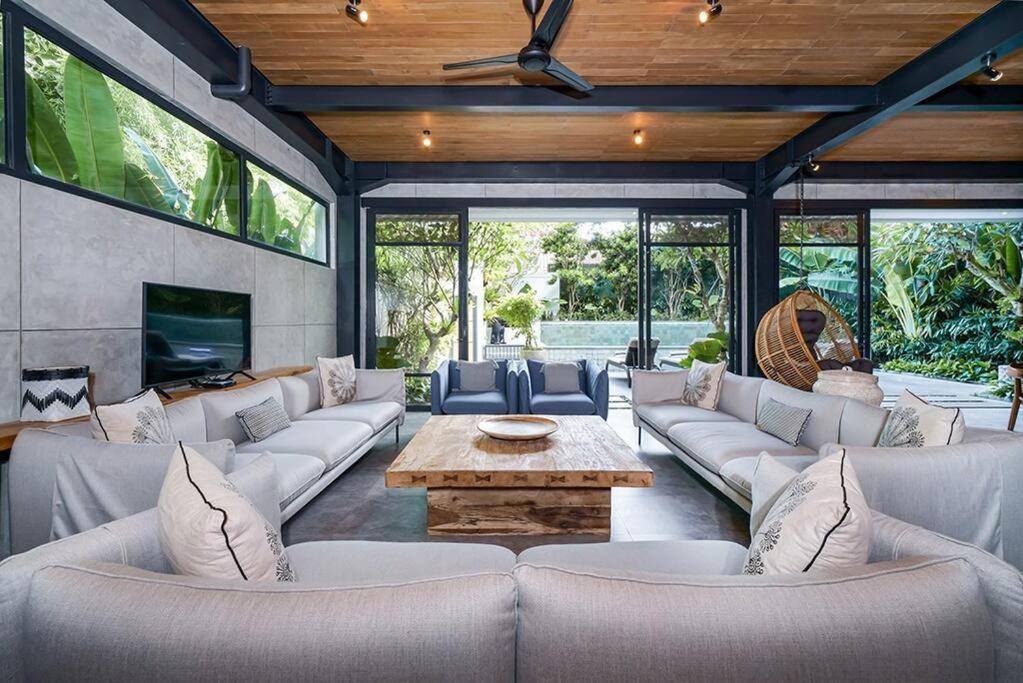 Family Luxury 5bd Parking X Walk 2 Potato Head Seminyak (Bali)