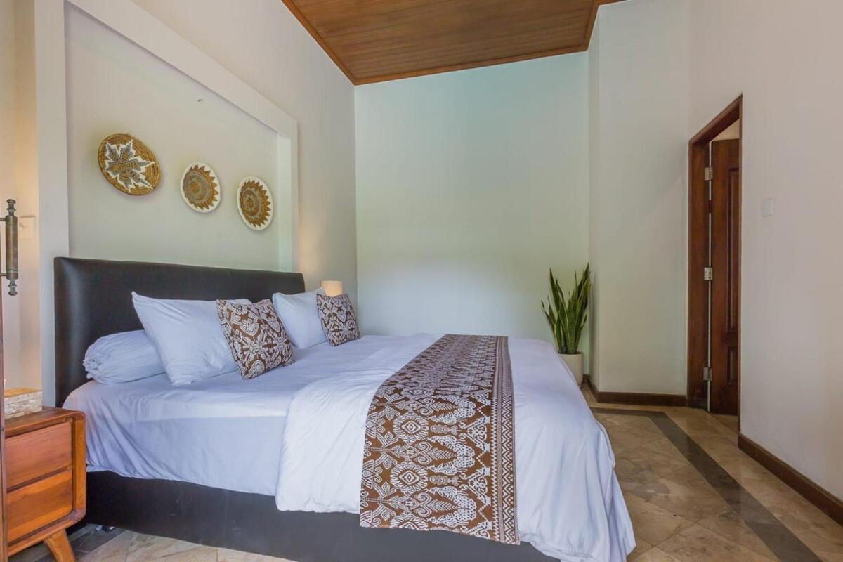 Villa Castila Saraswati - Tranquil 4br In Kayu Aya Seminyak (Bali)