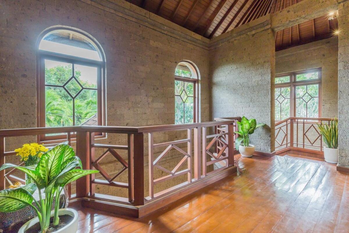 Castila Saraswati - Tranquil 4br In Kayu Aya Villa