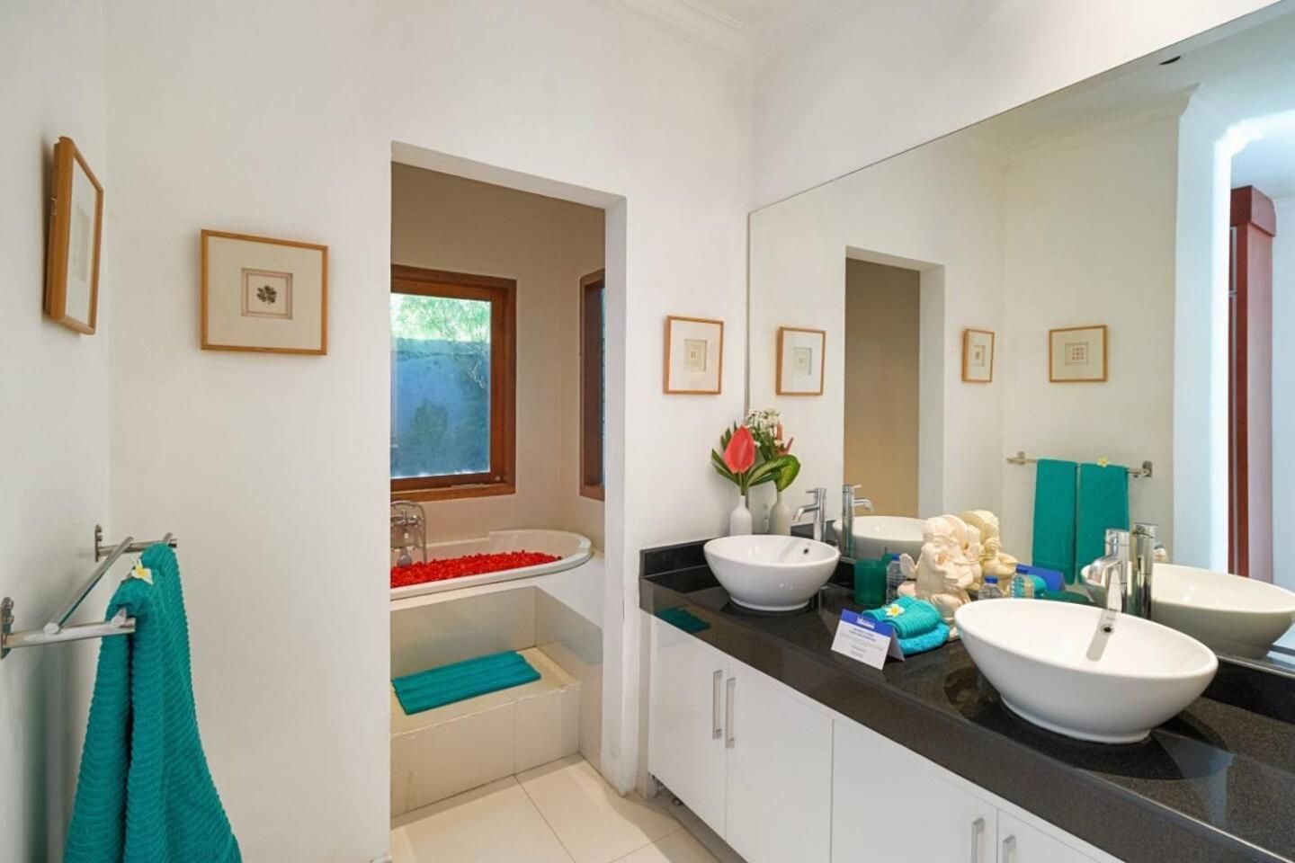 Super Value 3 Bed, Seminyak, Walk To * Seminyak (Bali)