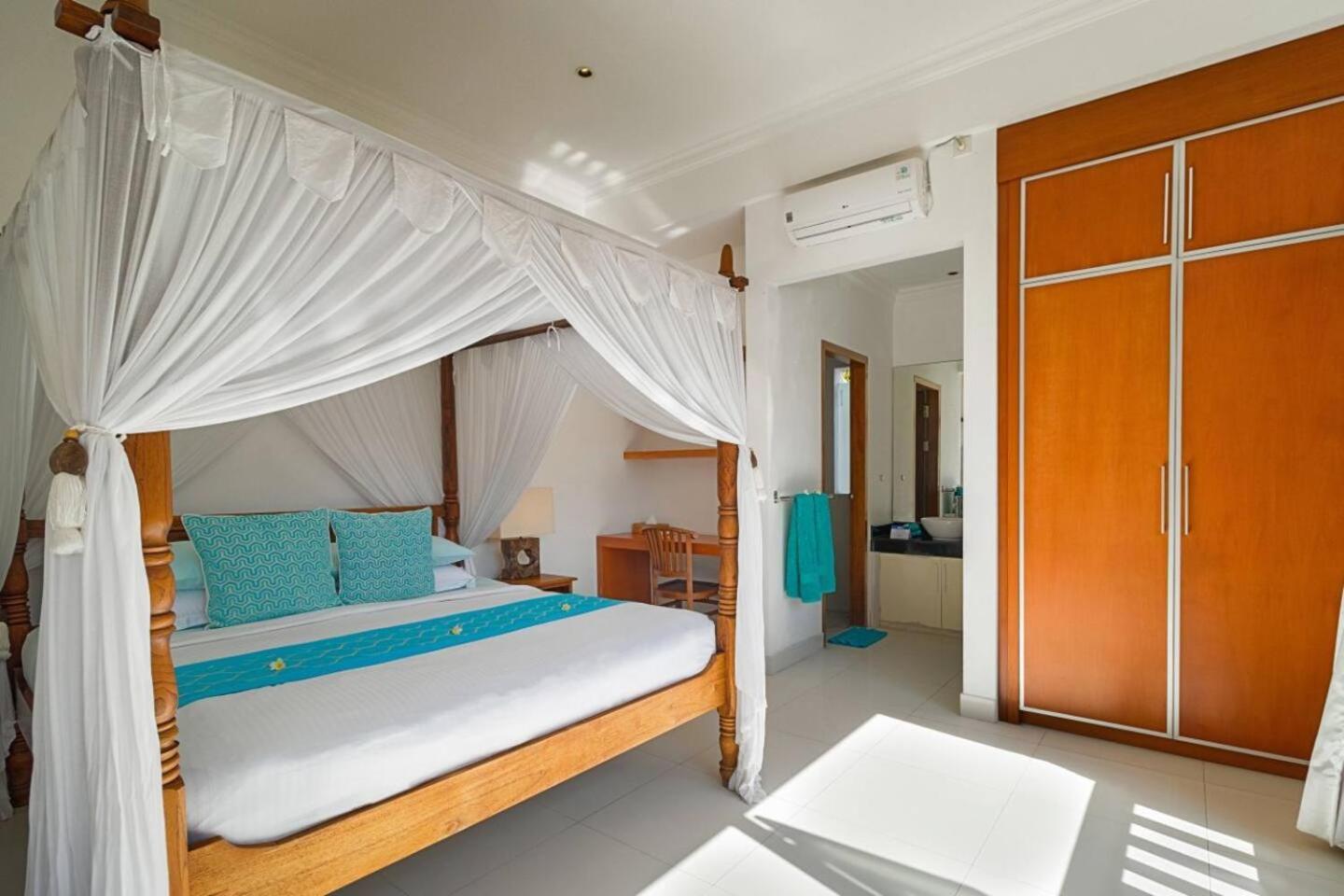 Super Value 3 Bed, Seminyak, Walk To Biệt thự