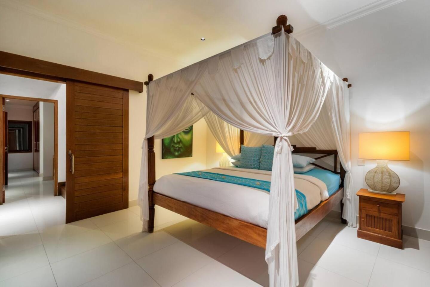 Super Value 3 Bed, Seminyak, Walk To Biệt thự Seminyak (Bali)