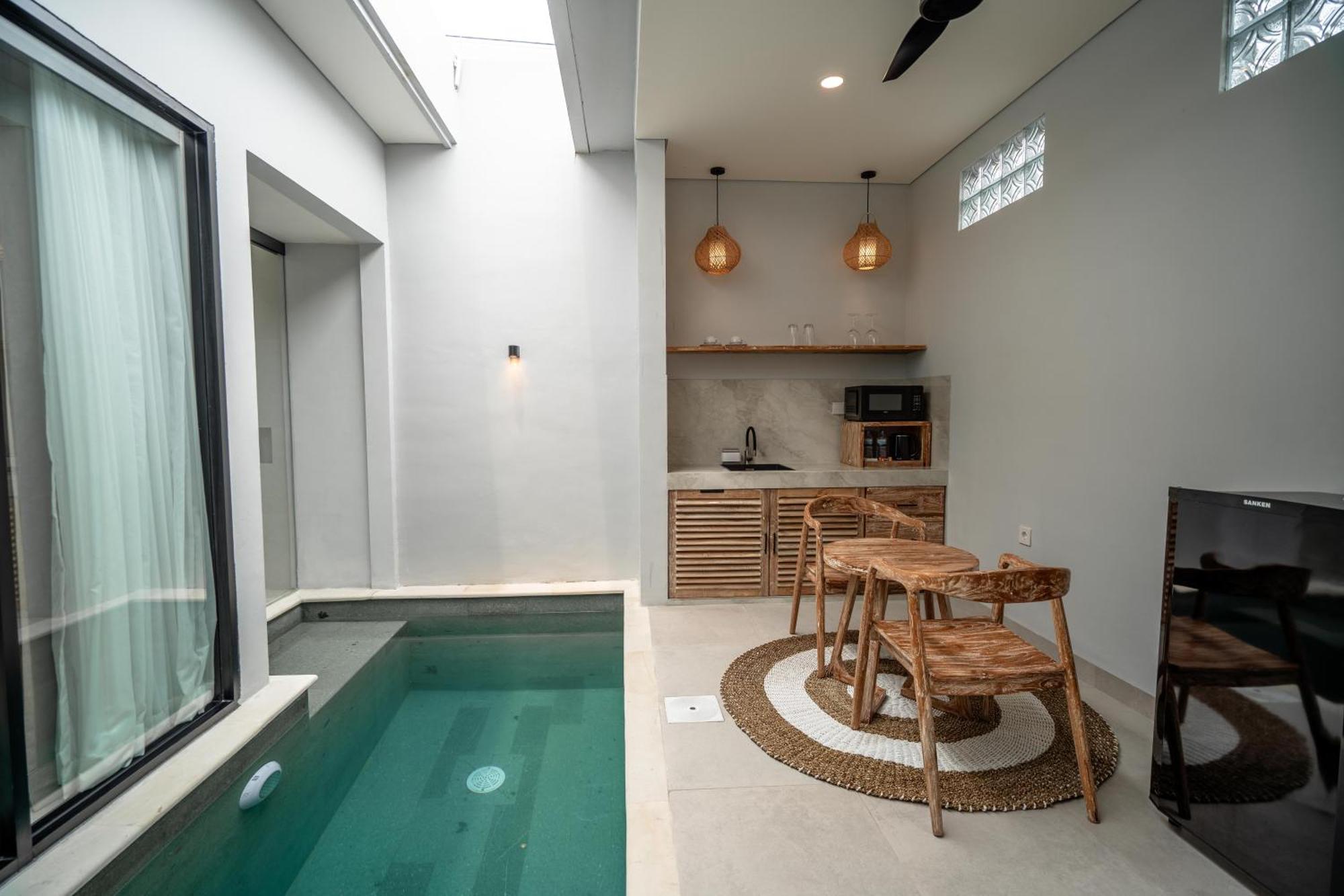 Homestay The Eight & Bali - *
