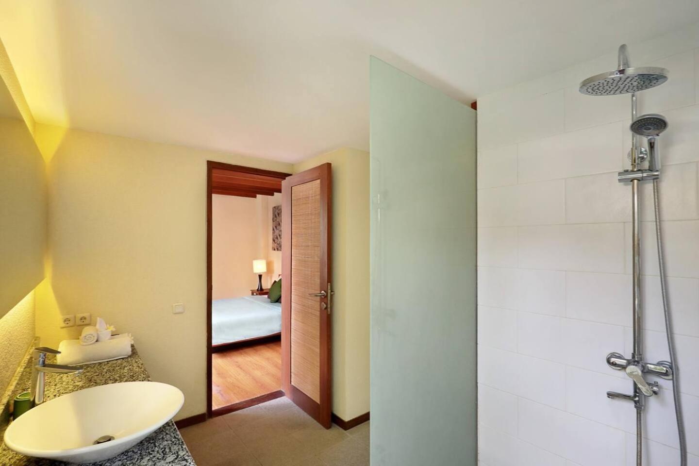 Super Value 4 Bedroom, Walk To Bintang Supermarket