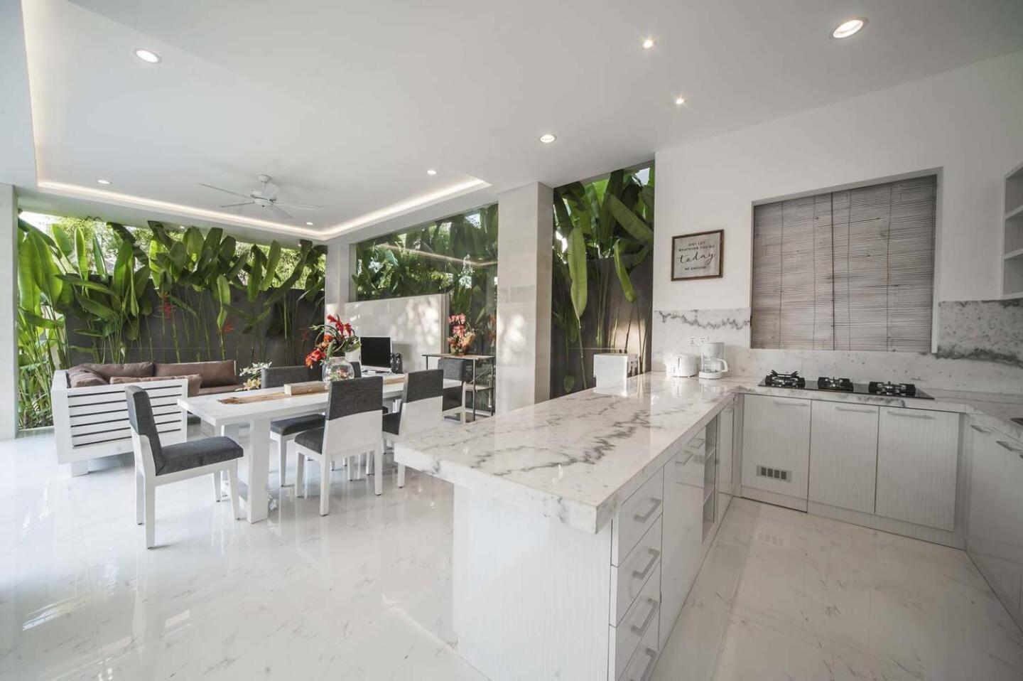 Villa Superb 3 Bed Villa, Walk To Beach, Fast Wi-fi, Seminyak (Bali)