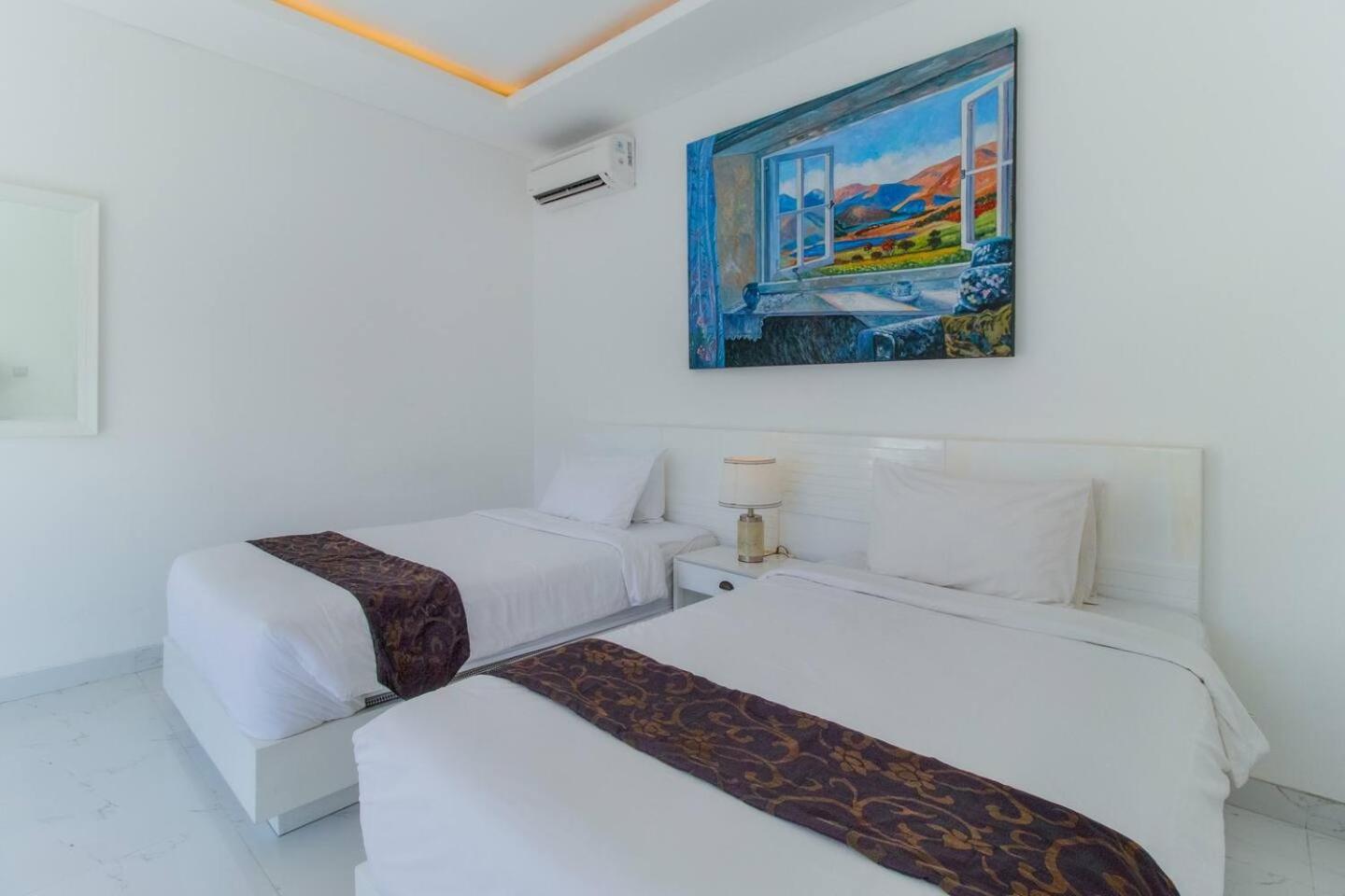 Villa Superb 3 Bed Villa, Walk To Beach, Fast Wi-fi, *