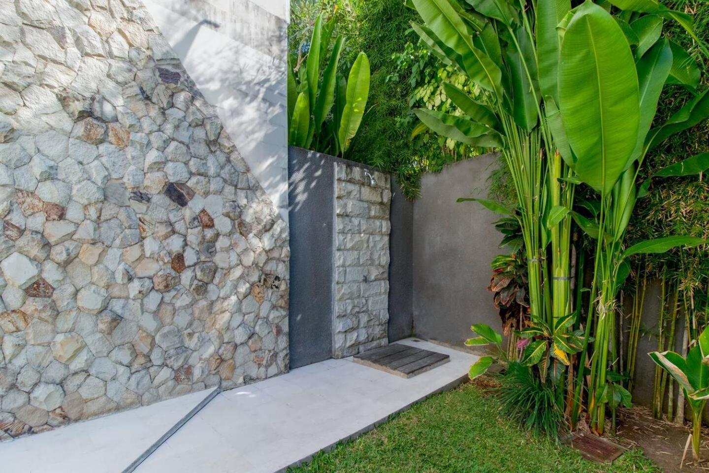 Villa Superb 3 Bed Villa, Walk To Beach, Fast Wi-fi, Seminyak (Bali)