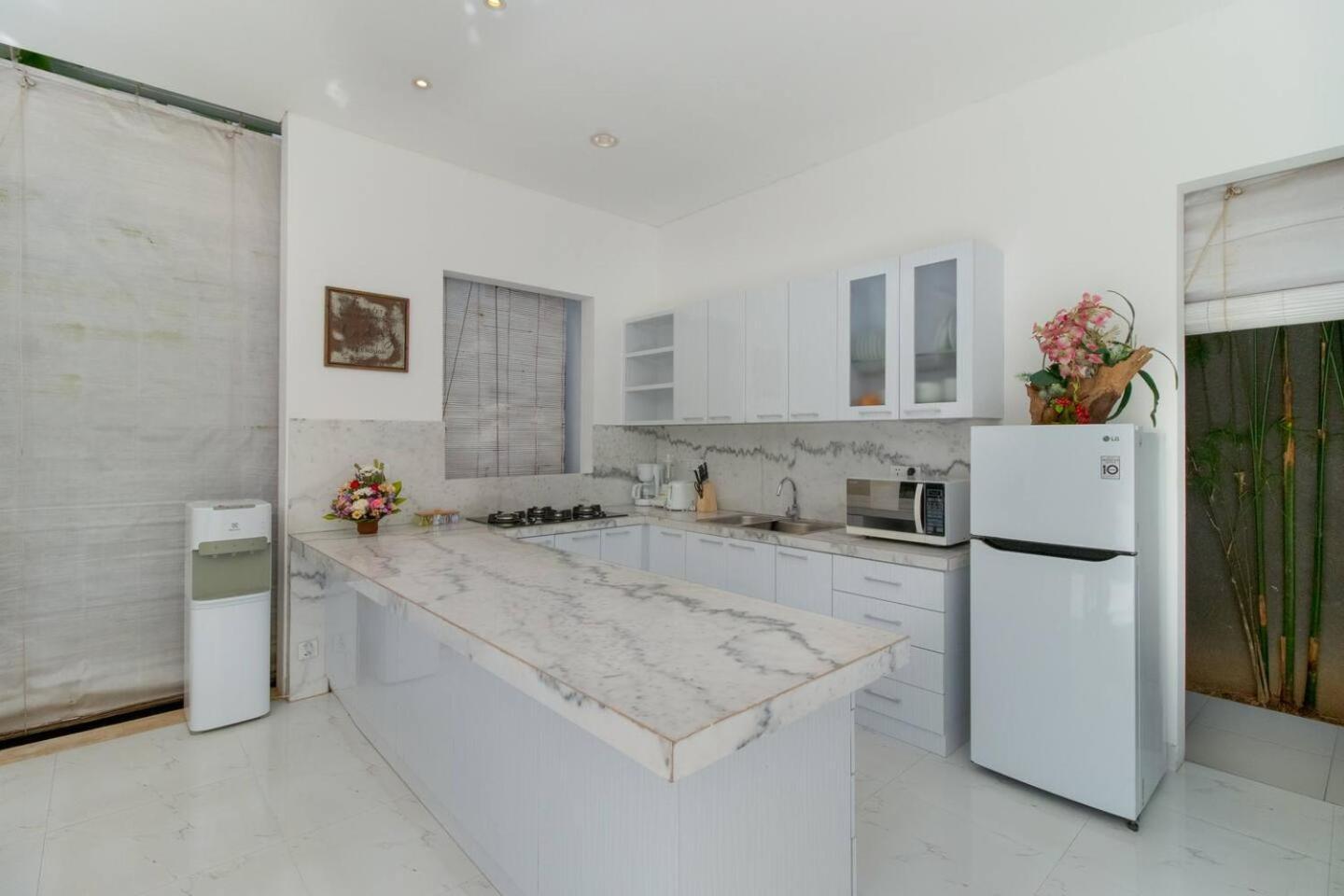 Superb 3 Bed Villa, Walk To Beach, Fast Wi-fi, *