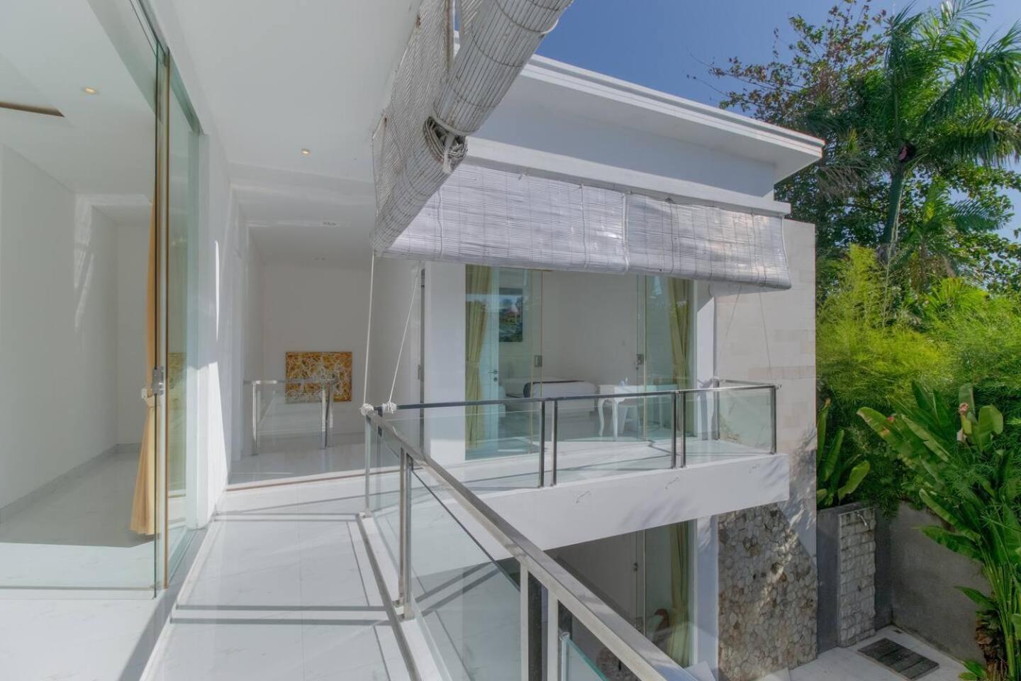 Superb 3 Bed Villa, Walk To Beach, Fast Wi-fi, Villa *