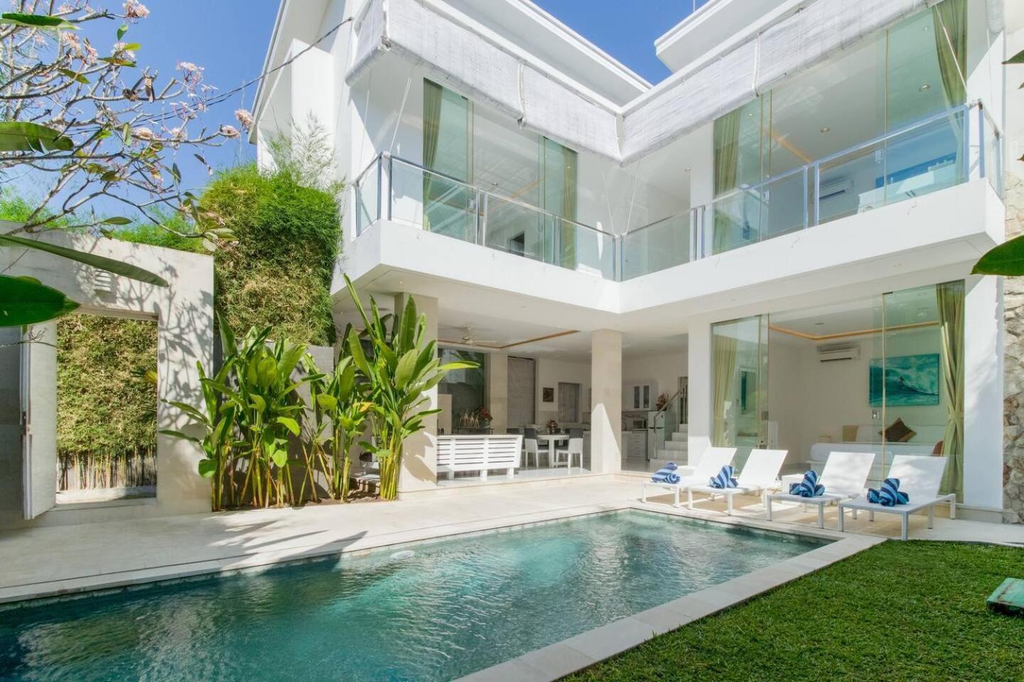 Villa Superb 3 Bed Villa, Walk To Beach, Fast Wi-fi, *