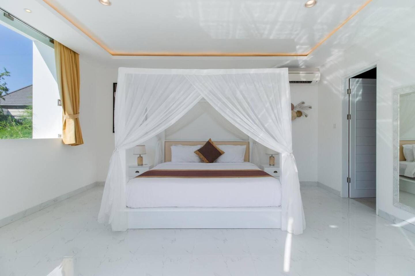 Villa Superb 3 Bed Villa, Walk To Beach, Fast Wi-fi,