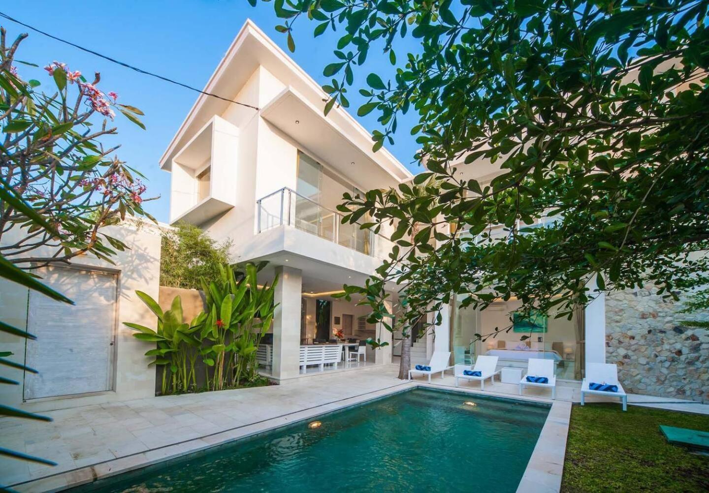 Villa Superb 3 Bed Villa, Walk To Beach, Fast Wi-fi, *