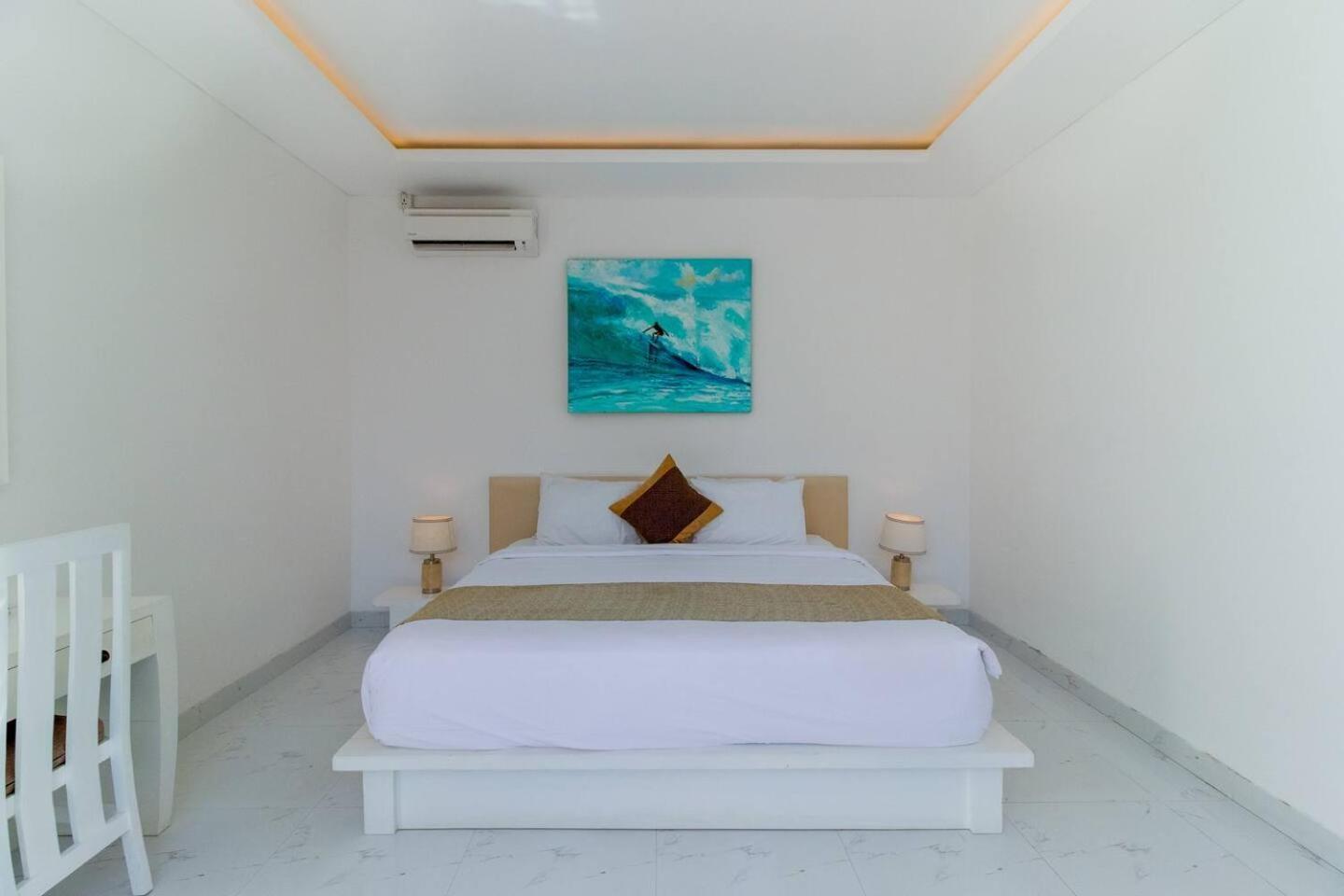 Superb 3 Bed Villa, Walk To Beach, Fast Wi-fi, Villa *