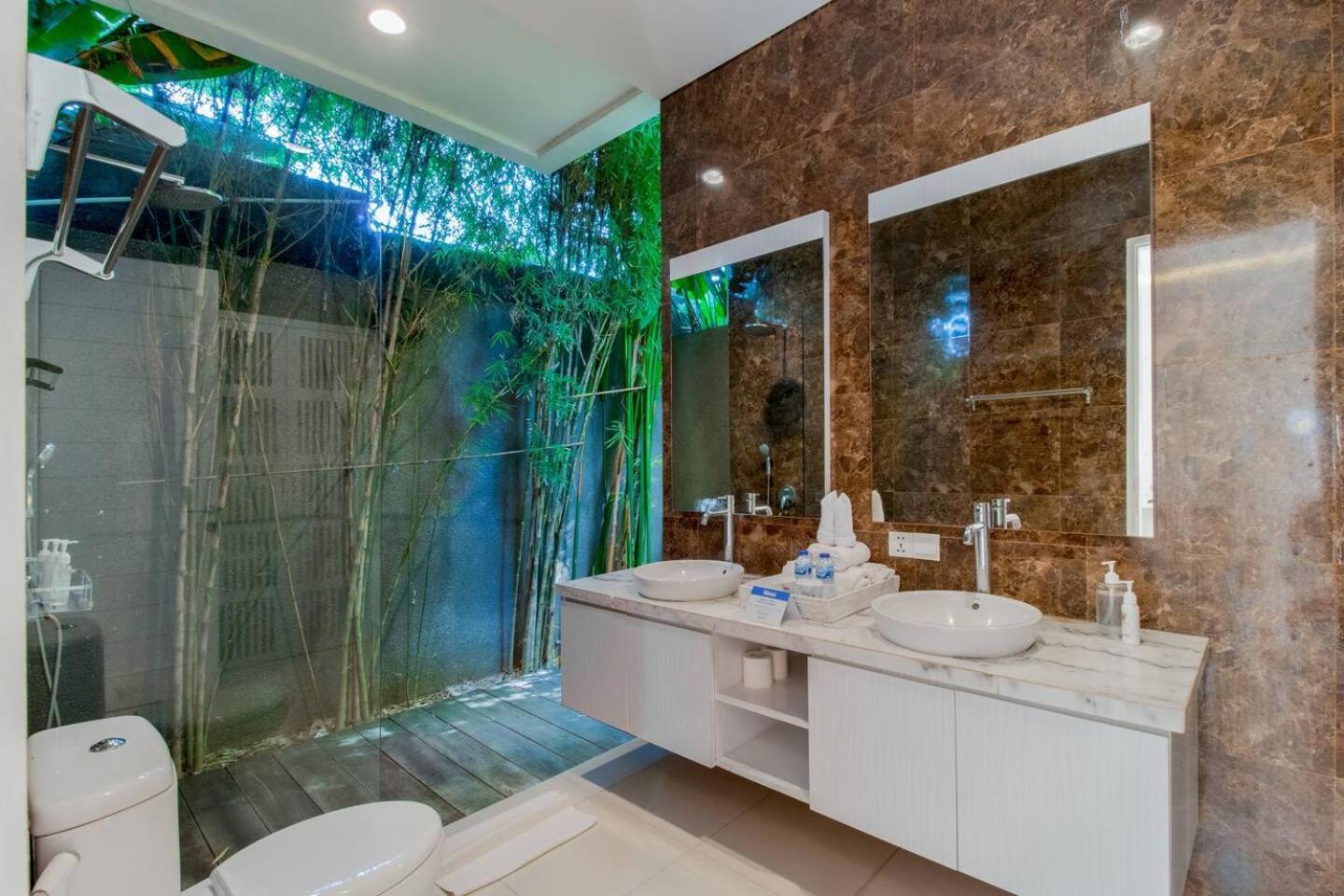 Superb 3 Bed Villa, Walk To Beach, Fast Wi-fi, Villa Seminyak (Bali)