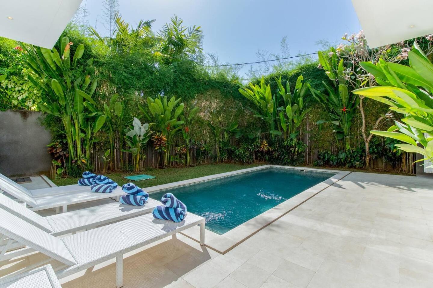 Superb 3 Bed Villa, Walk To Beach, Fast Wi-fi, Seminyak (Bali)