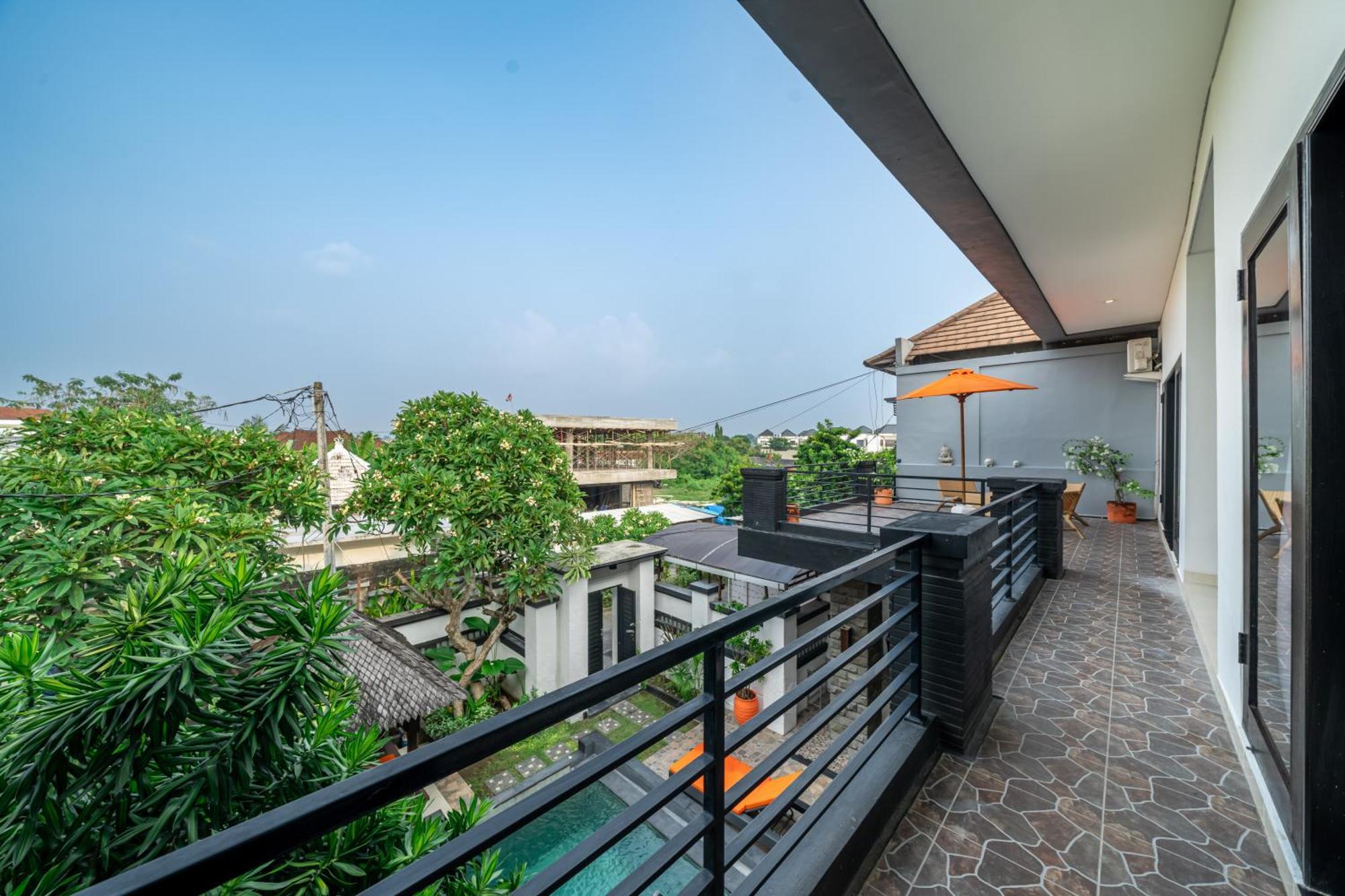 Sunbeji - Amazing Rooftop - Private Huge Pool- Ps5 Villa Seminyak (Bali)