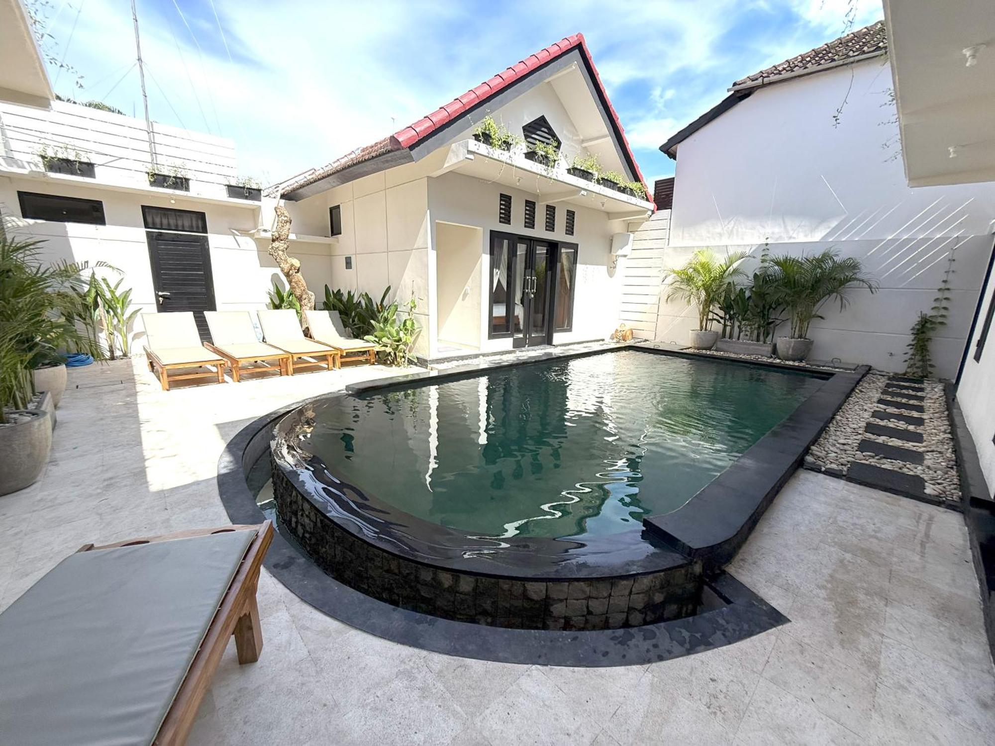 Kas Legian - 6 Bedroom Villa *