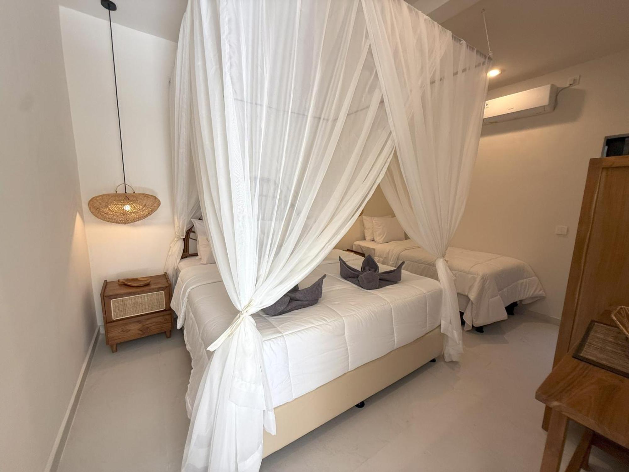 Villa Kas Legian - 6 Bedroom *