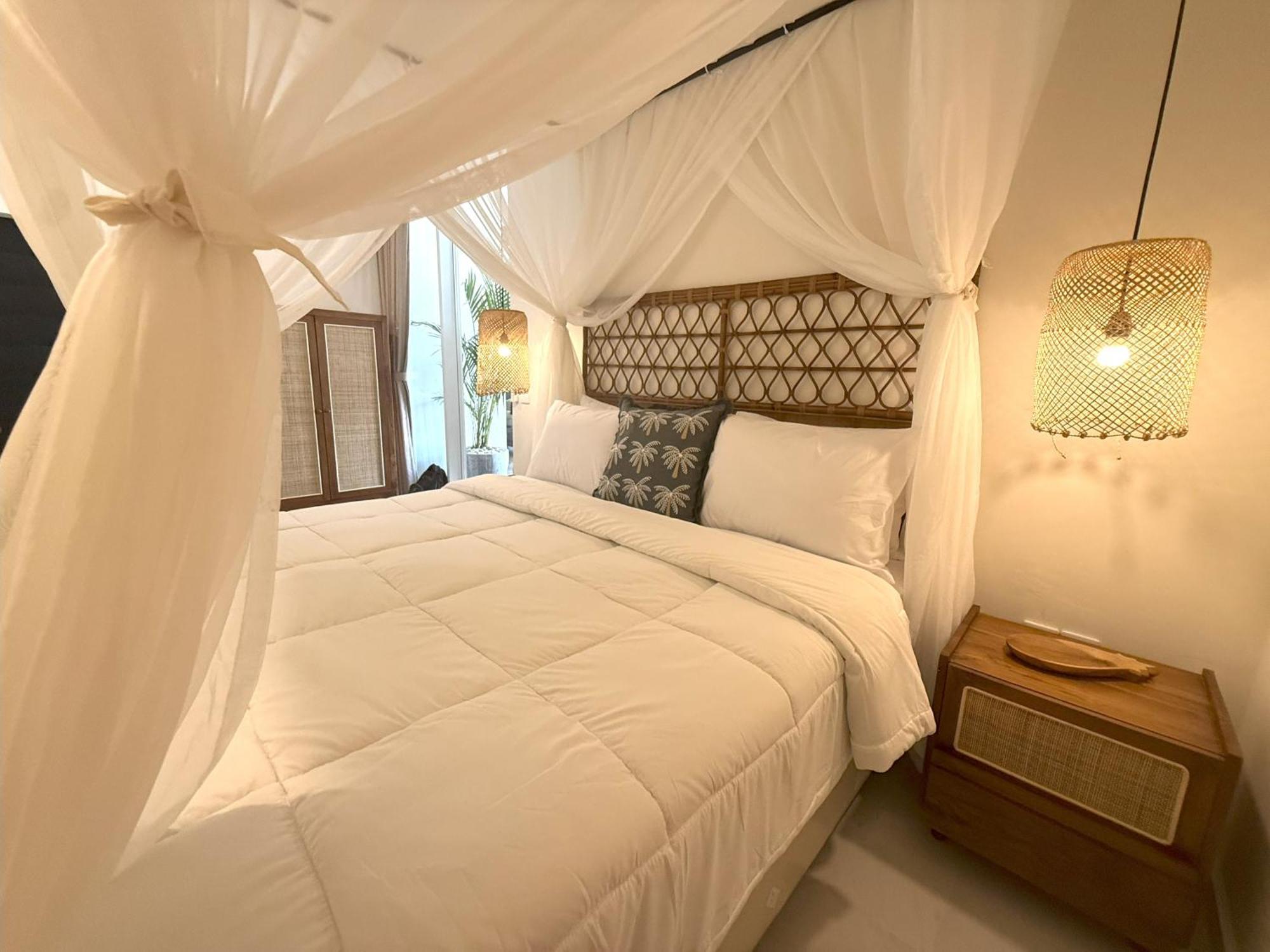 Villa Kas Legian - 6 Bedroom Seminyak (Bali)