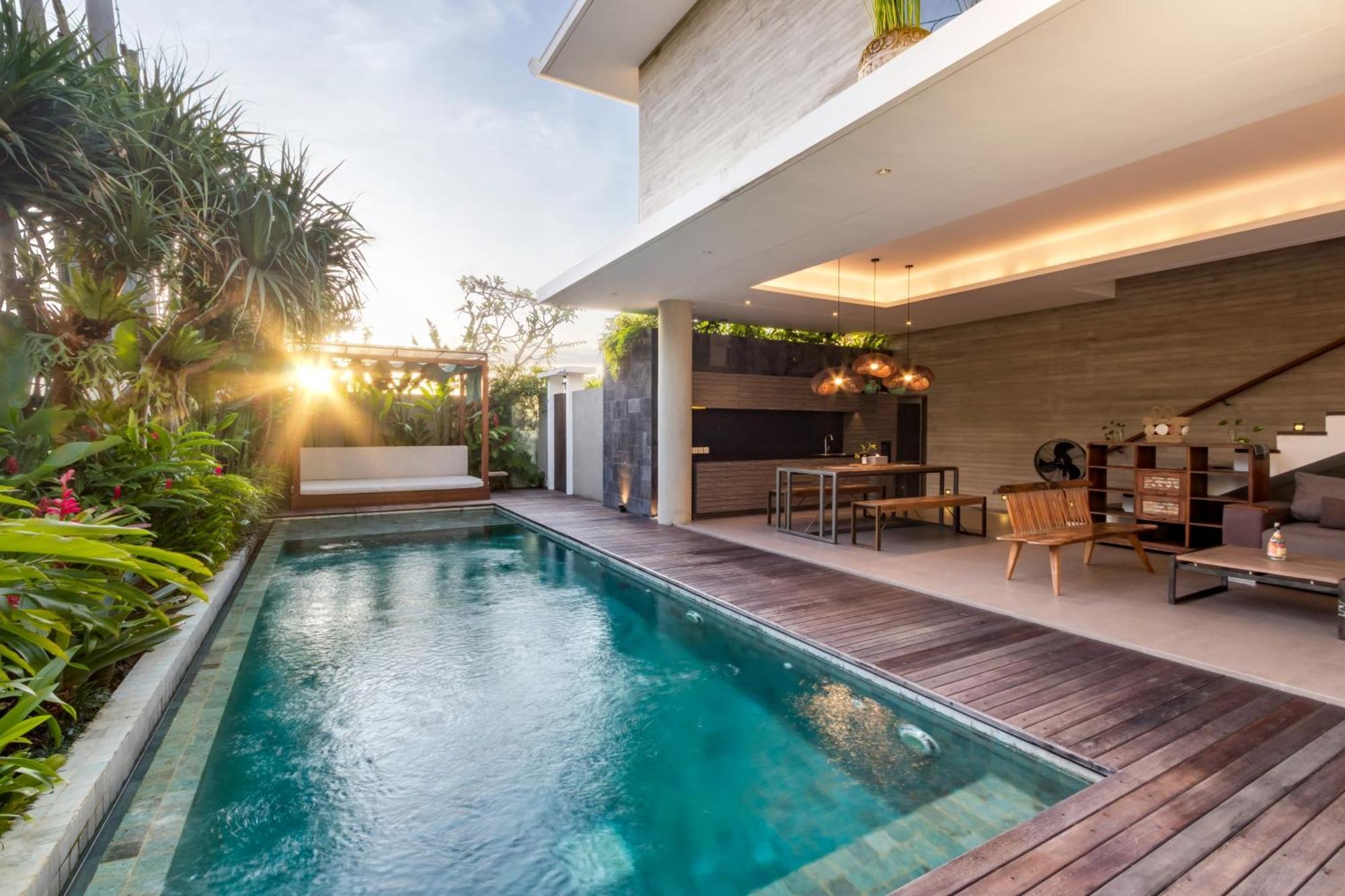 Swan R Villa Seminyak (Bali)