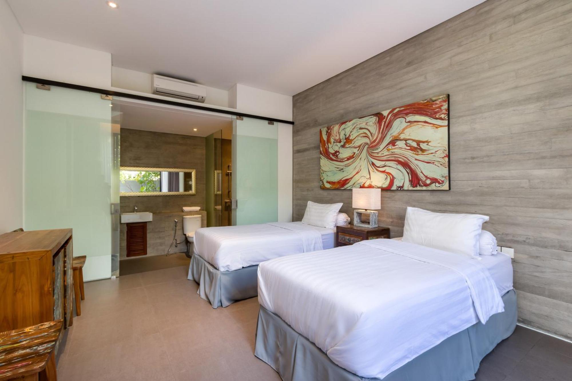 Swan R Villa *