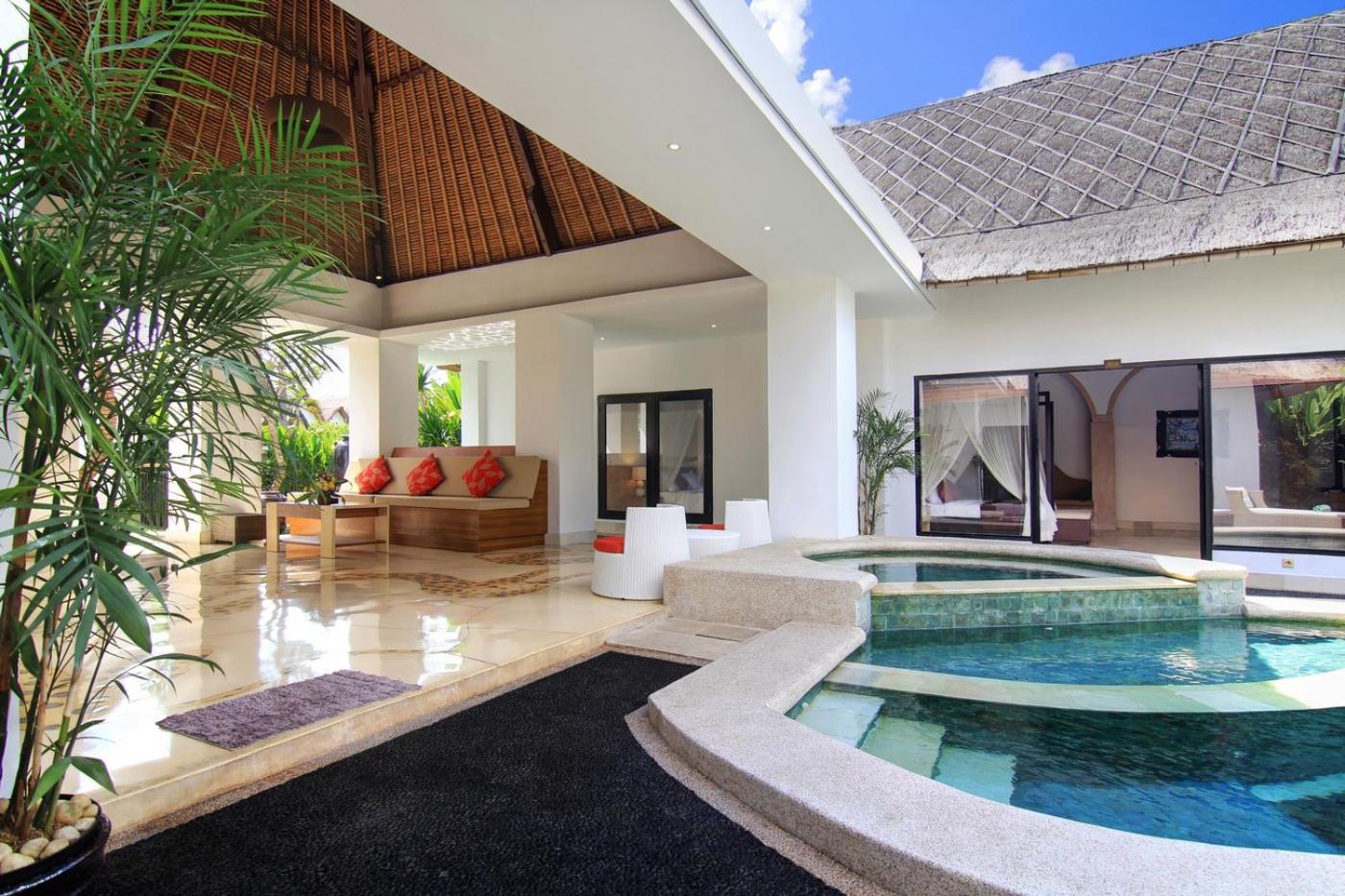 Juli Seminyak (Bali)