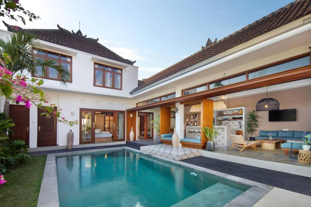 Pawikan Gorgeous 4 Beds In The Heart Of Seminyak (Bali)